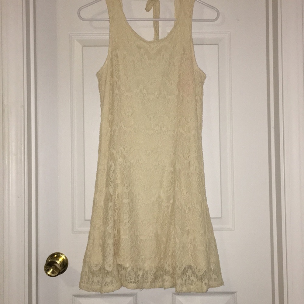 Short lace dress